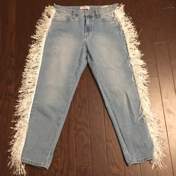 PrettyLittleThing Denim - Pretty little thing side fringe jeans